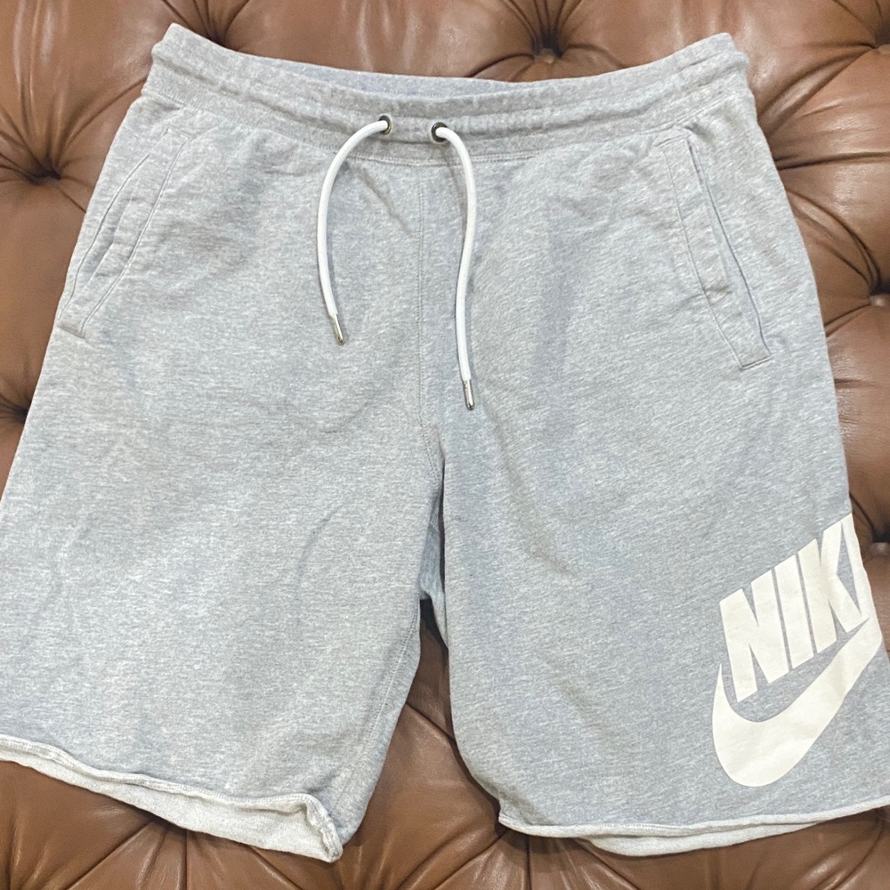 Nike Light Gray Athletic Men's Shorts